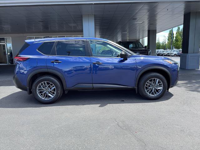 Used 2023 Nissan Rogue S AWD/4WD image 3