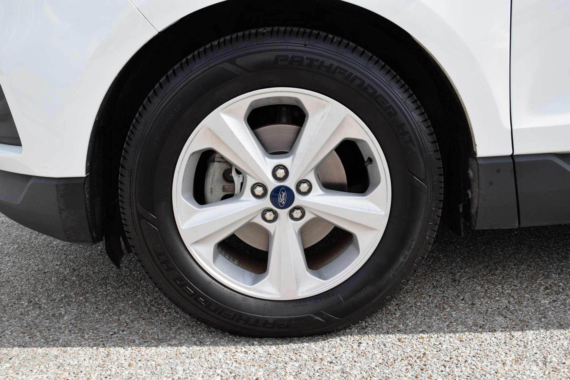 Certified 2020 Ford Edge SE FWD image 24