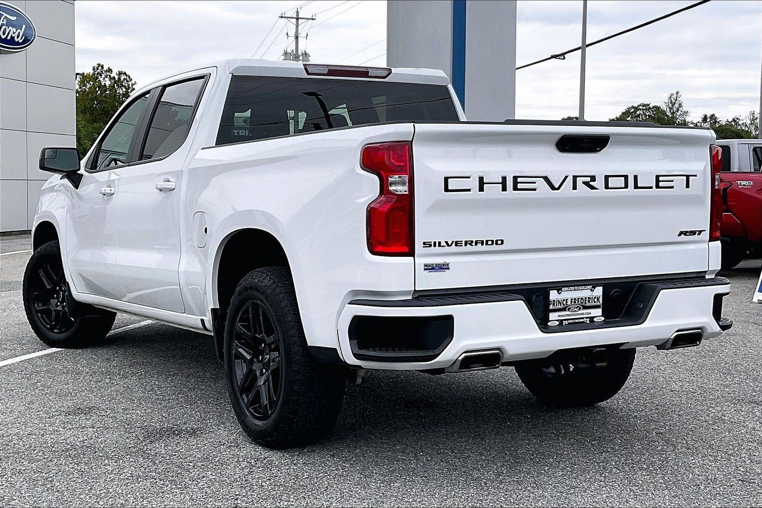 Used 2024 Chevrolet Silverado 1500 RST w/ Z71 Off-Road Package AWD/4WD image 12