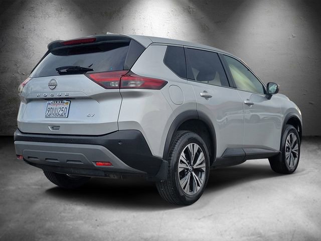 Used 2023 Nissan Rogue SV image 3
