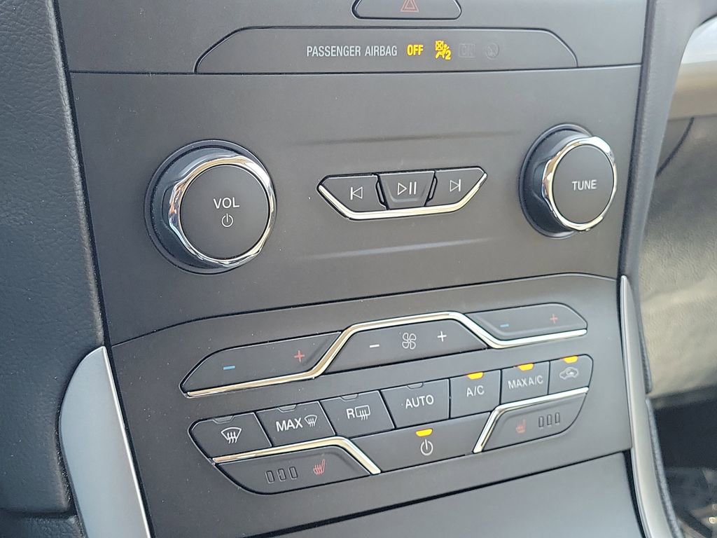 Certified 2019 Ford Edge SEL w/ Equipment Group 201A image 32