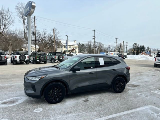 Certified 2025 Ford Escape Active w/ Cold Weather Package image 3