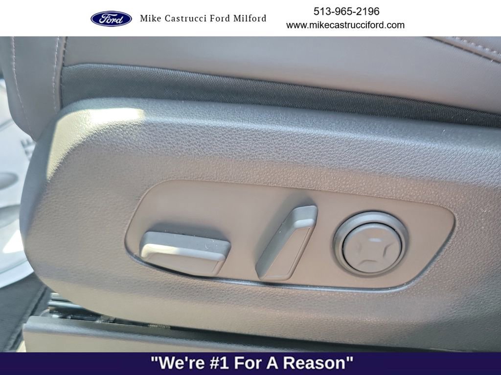 Used 2026 Kia Carnival SX w/ SX Dark Edition Package FWD image 23