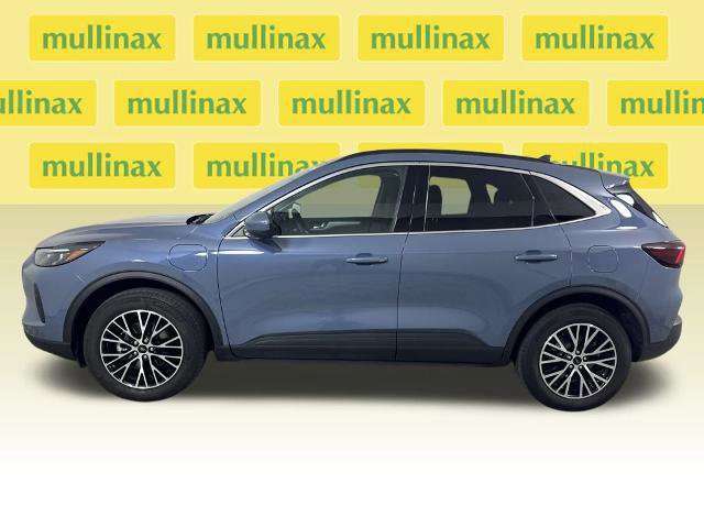 Certified 2025 Ford Escape SE w/ PHEV Premium Package image 2