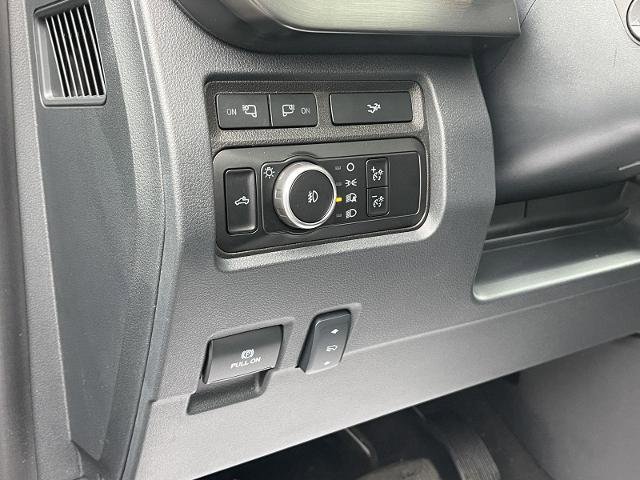 Certified 2024 Ford F250 Lariat w/ Lariat Ultimate Package AWD/4WD image 32