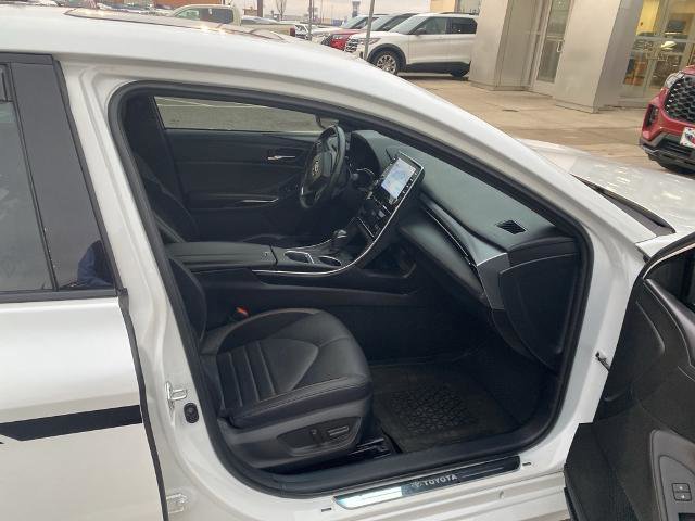 Used 2022 Toyota Avalon XSE image 7