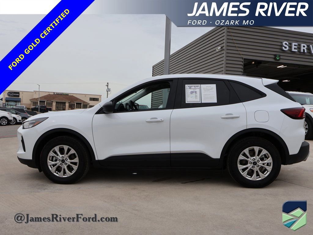 Certified 2025 Ford Escape Active w/ Cold Weather Package image 2