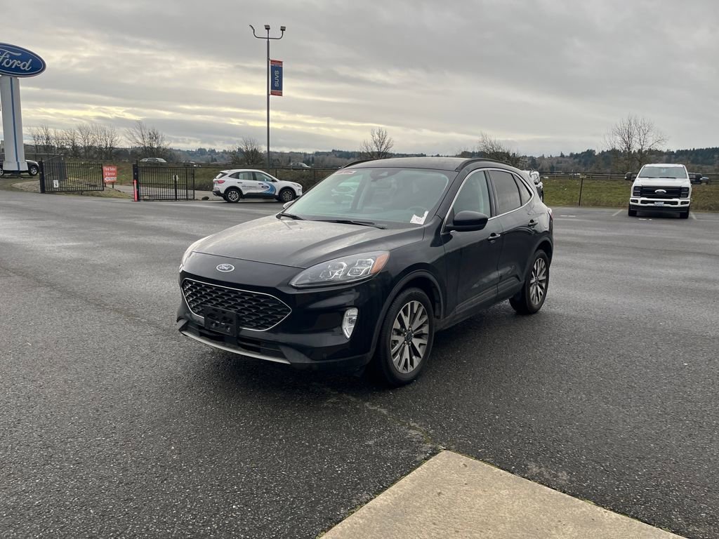 Certified 2022 Ford Escape Titanium image 2