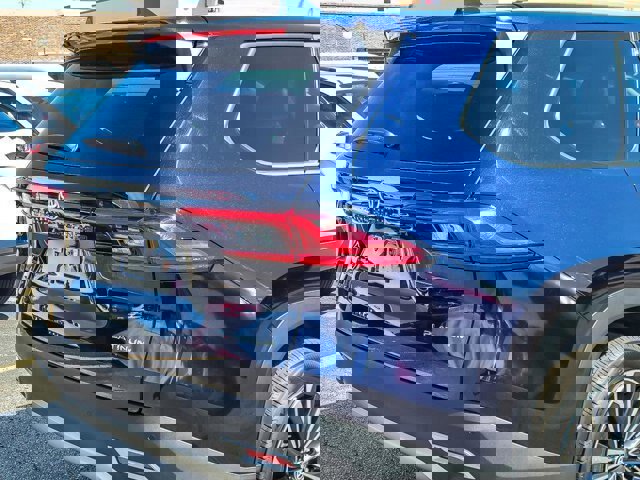 Used 2024 Toyota Grand Highlander AWD Hybrid image 11