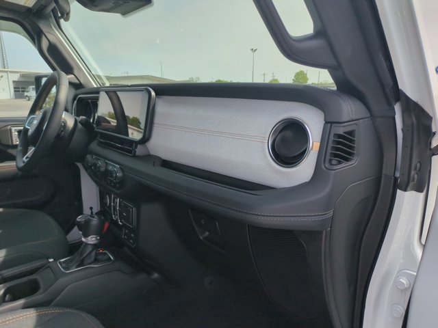 Used 2024 Jeep Wrangler Unlimited Sahara w/ Safety Group image 33