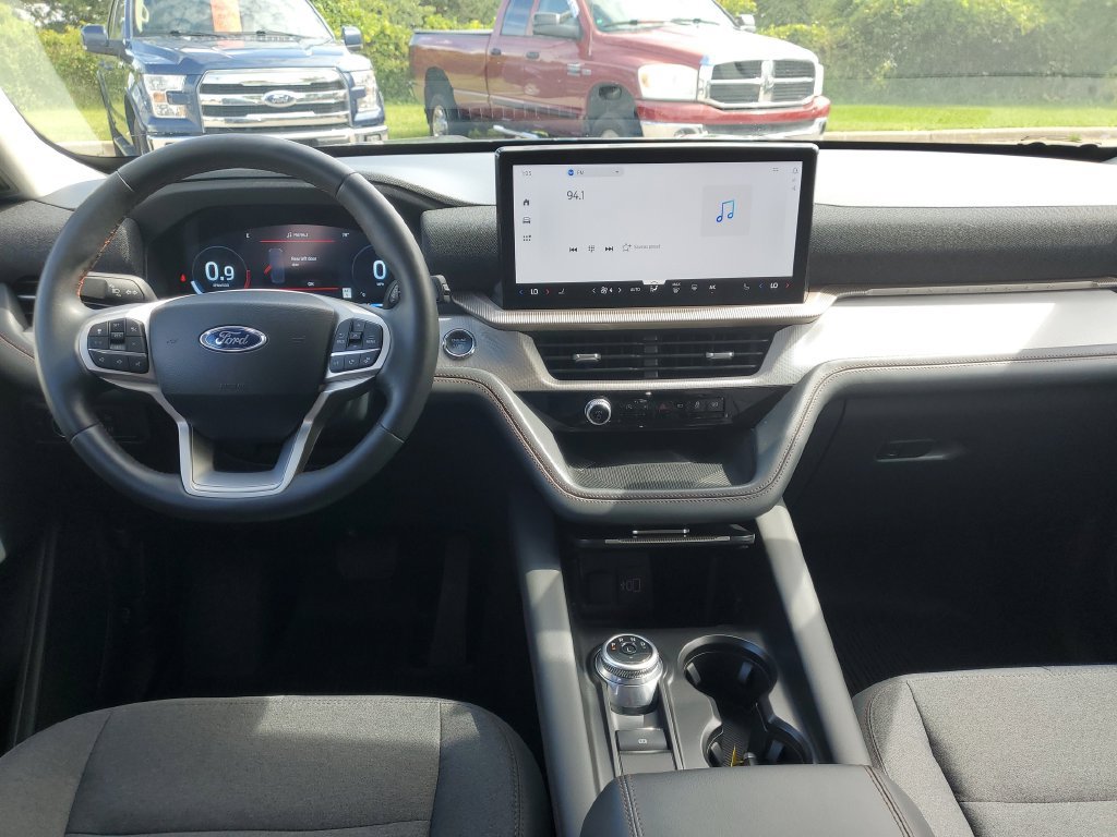 Certified 2025 Ford Explorer Active AWD/4WD image 19