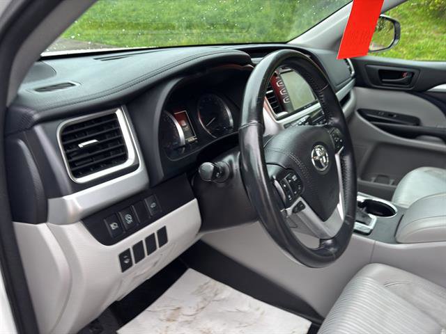 Used 2017 Toyota Highlander Plus w/ Protection Package #3 AWD/4WD image 13