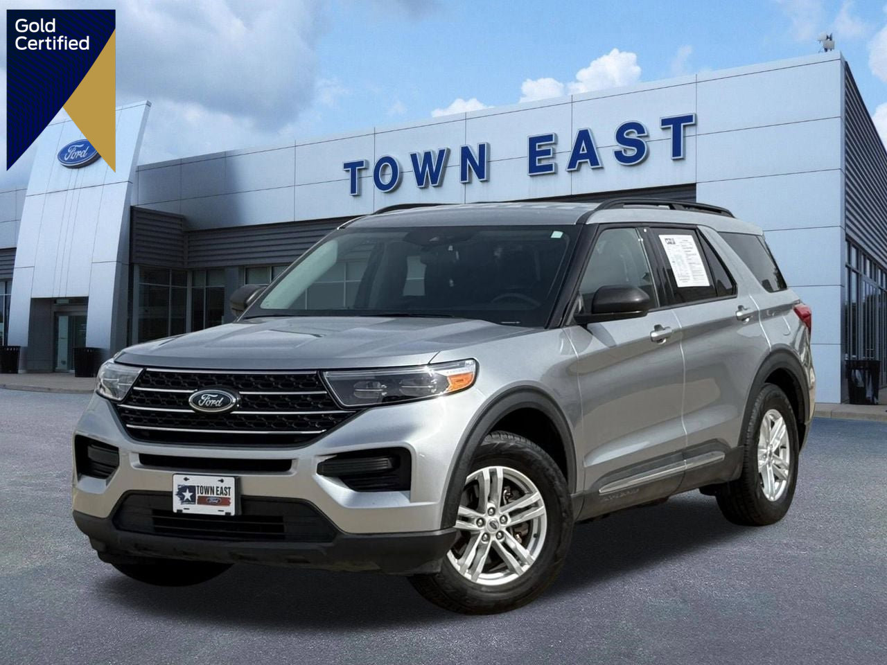 Certified 2023 Ford Explorer XLT RWD image 1