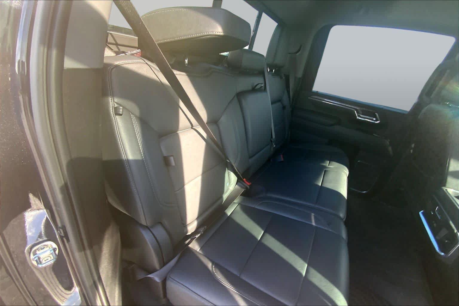 Used 2024 Chevrolet Silverado 2500 LTZ w/ LTZ Premium Package AWD/4WD image 20