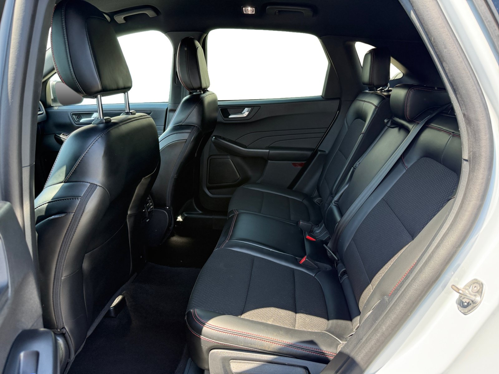 Certified 2025 Ford Escape ST-Line Select AWD/4WD image 16