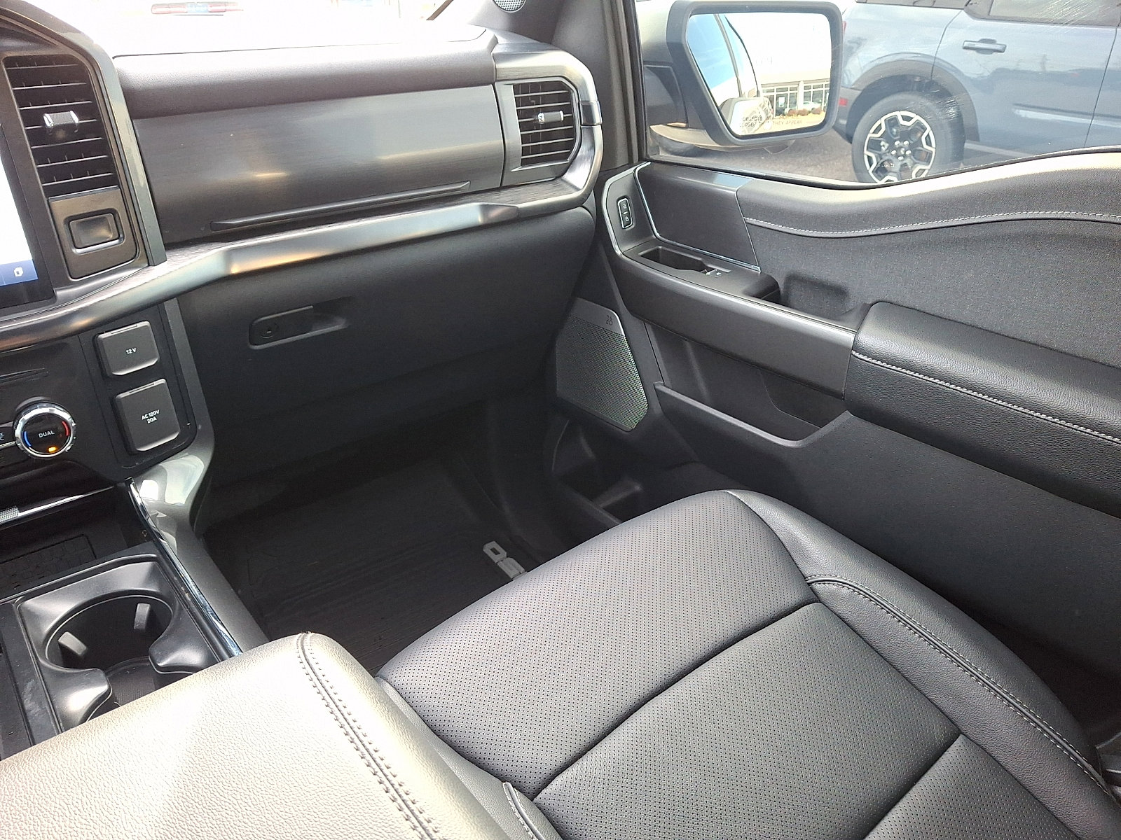 Certified 2023 Ford F150 Lariat w/ Equipment Group 502A High image 16