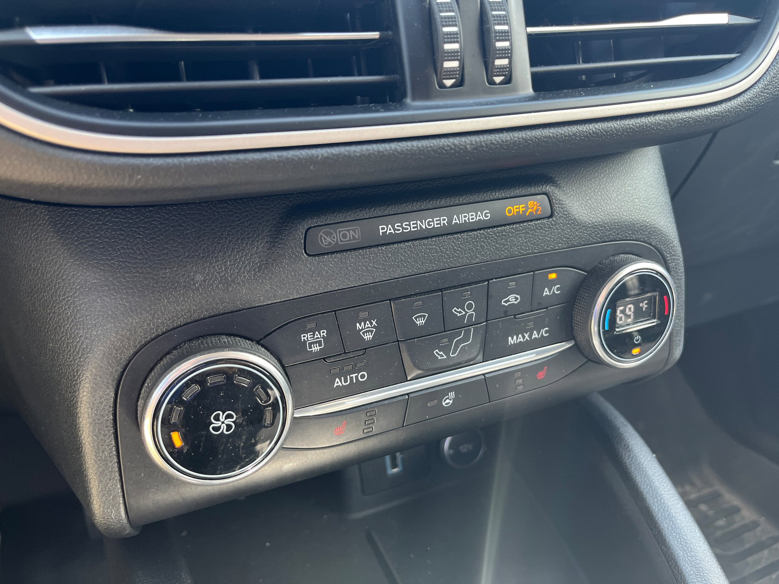 Certified 2020 Ford Escape SEL AWD/4WD image 17