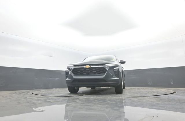 Used 2025 Chevrolet Trax LS w/ LS Convenience Package image 24