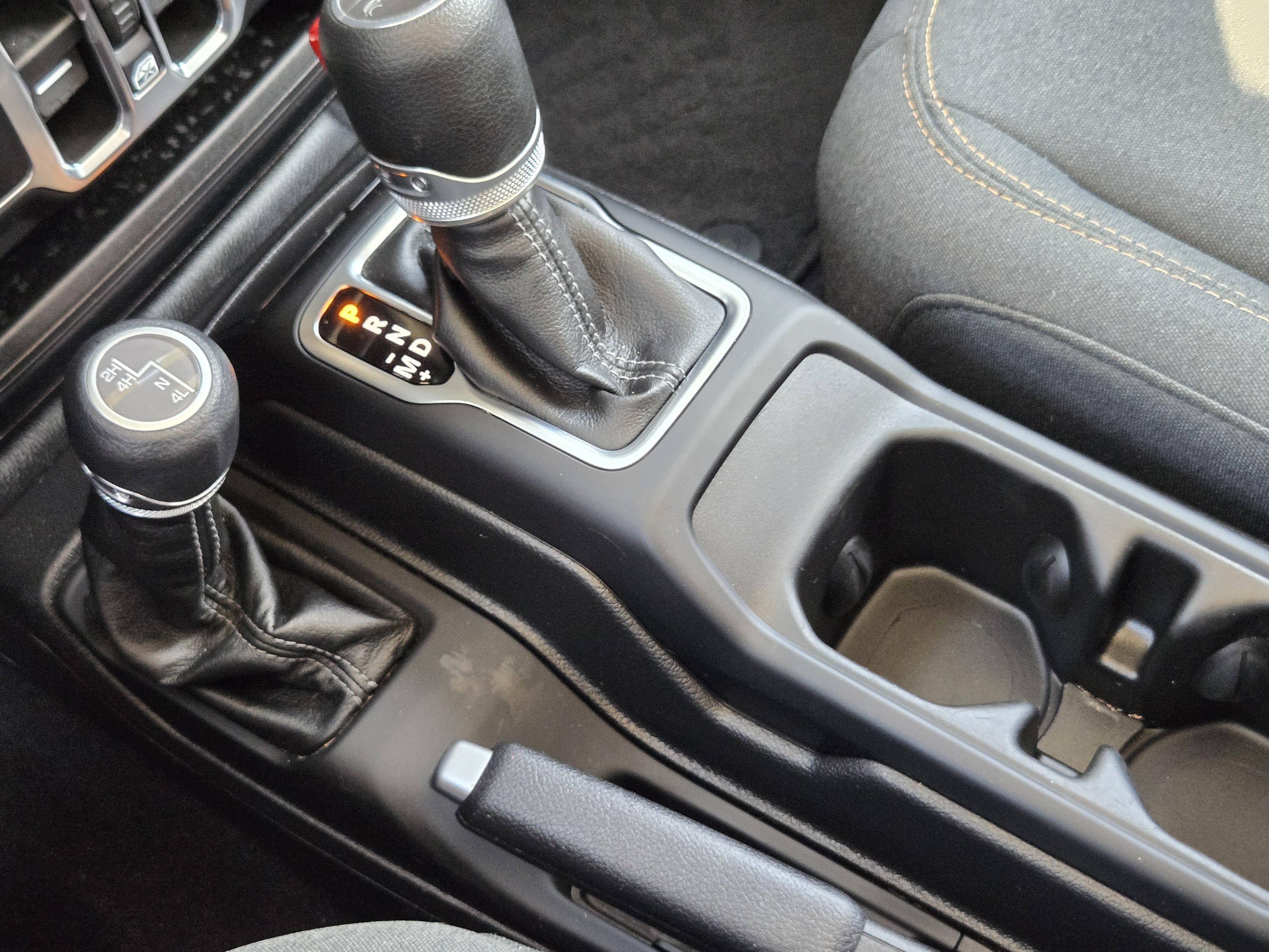 Used 2025 Jeep Gladiator Sport AWD/4WD image 20