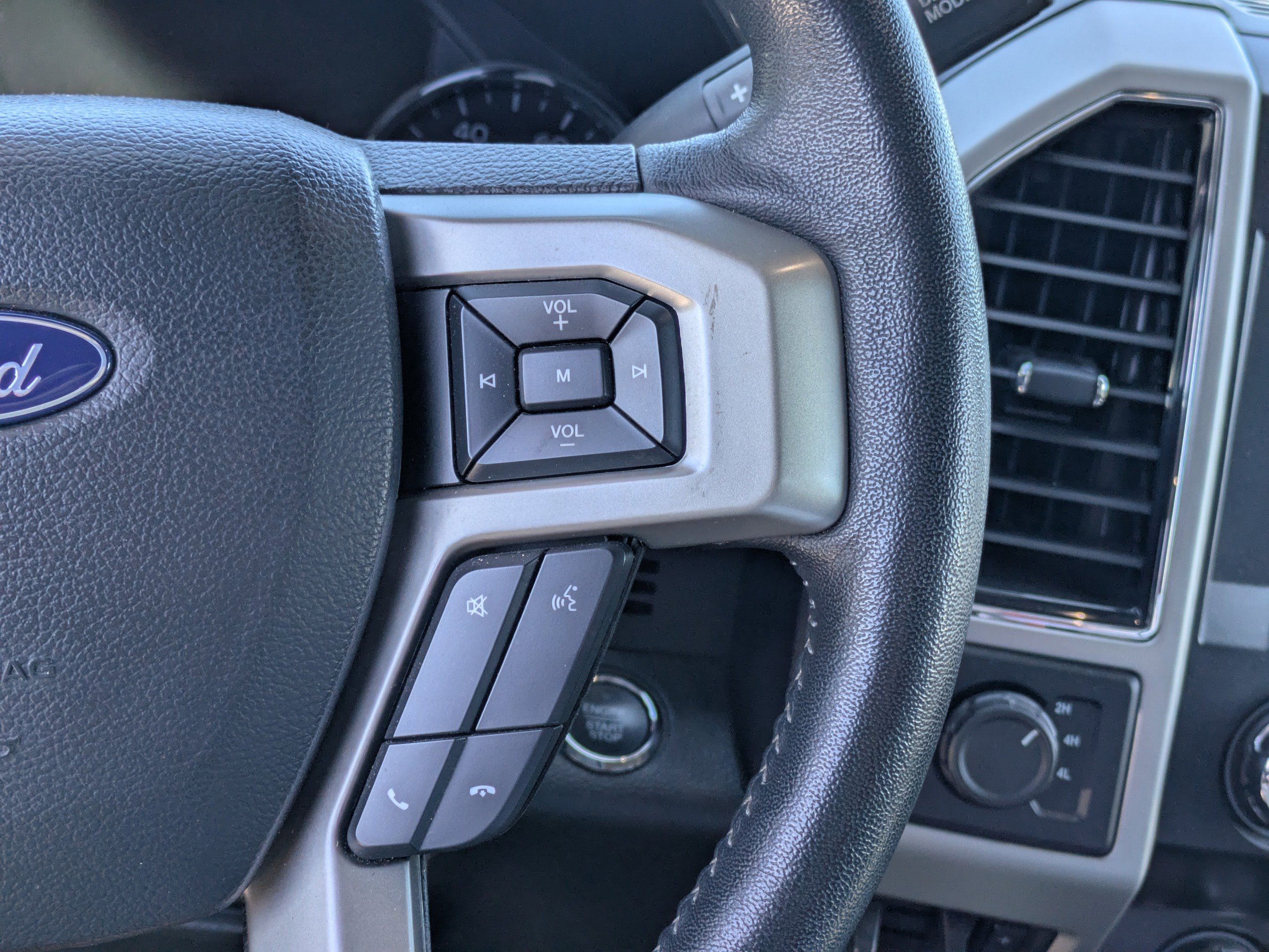 Certified 2020 Ford F350 Lariat w/ Lariat Ultimate Package AWD/4WD image 18