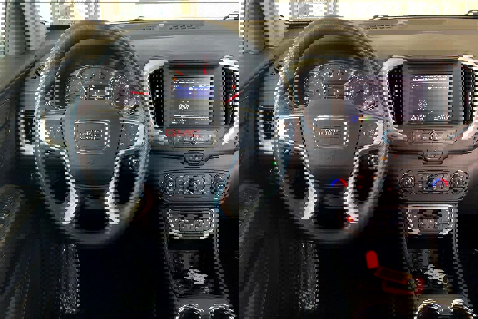 Used 2023 GMC Terrain SLE w/ Driver Convenience Package image 7