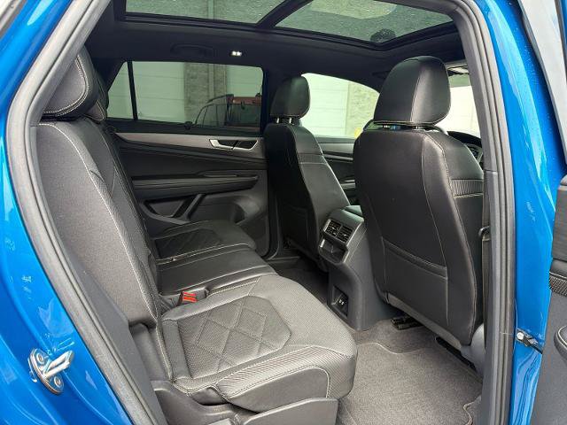 Used 2024 Volkswagen Atlas Cross Sport SE w/ Panoramic Sunroof Package FWD image 29