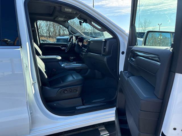 Used 2022 Chevrolet Silverado 1500 LTZ w/ LTZ Premium Package image 7