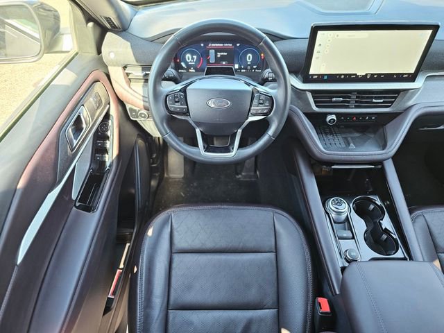 Certified 2025 Ford Explorer Platinum image 13