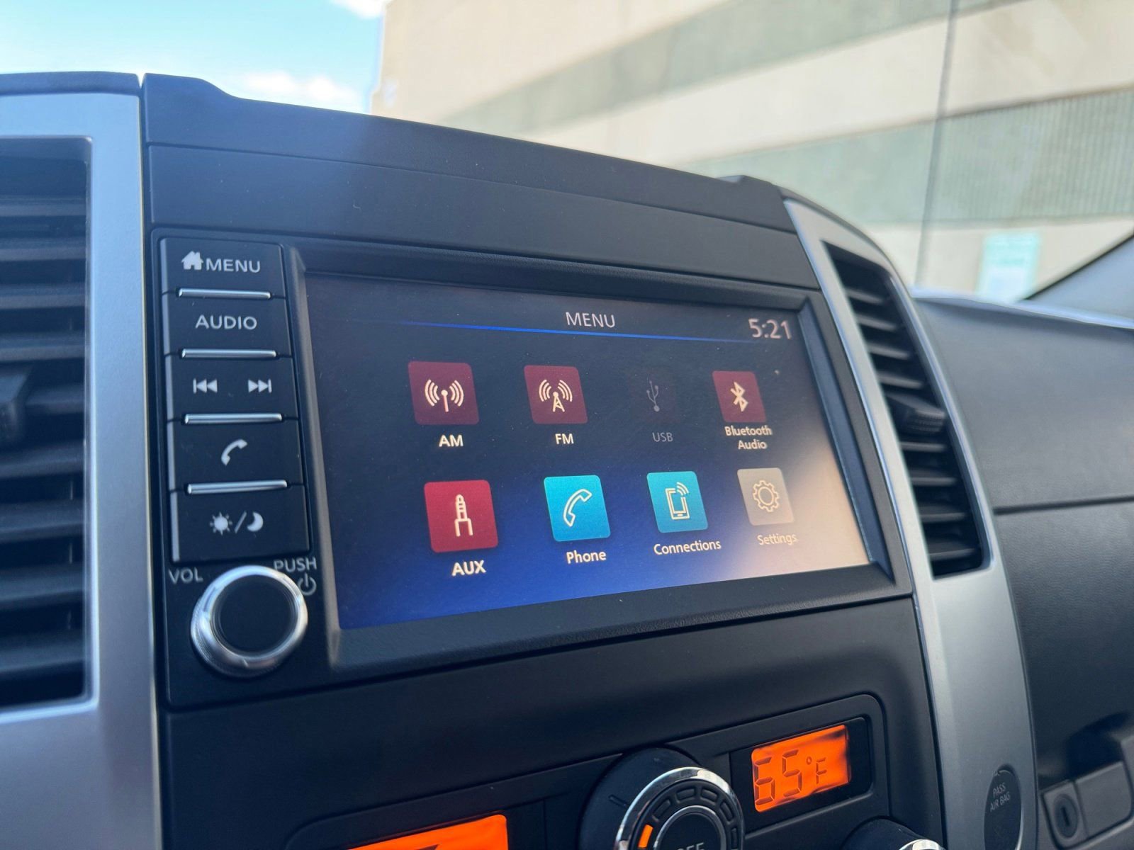 Used 2021 Nissan Frontier SV image 26