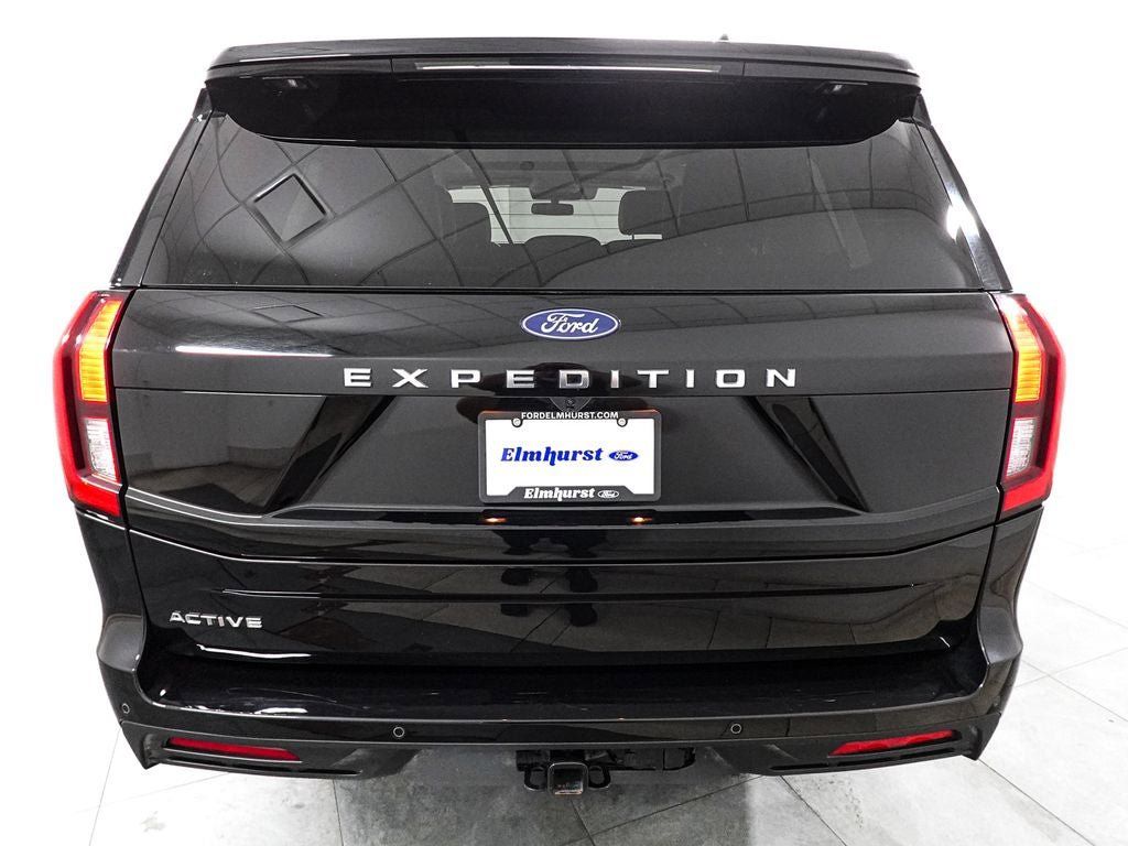 Certified 2025 Ford Expedition Active AWD/4WD image 5
