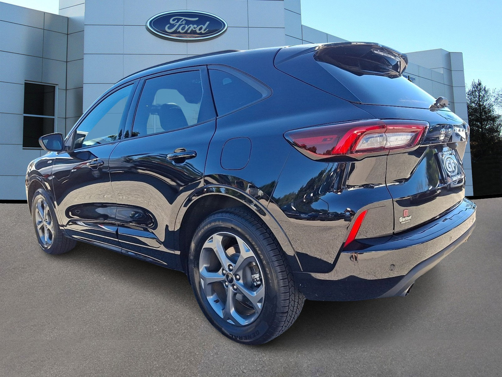 Certified 2023 Ford Escape ST-Line w/ Tech Pack #1 AWD/4WD image 5