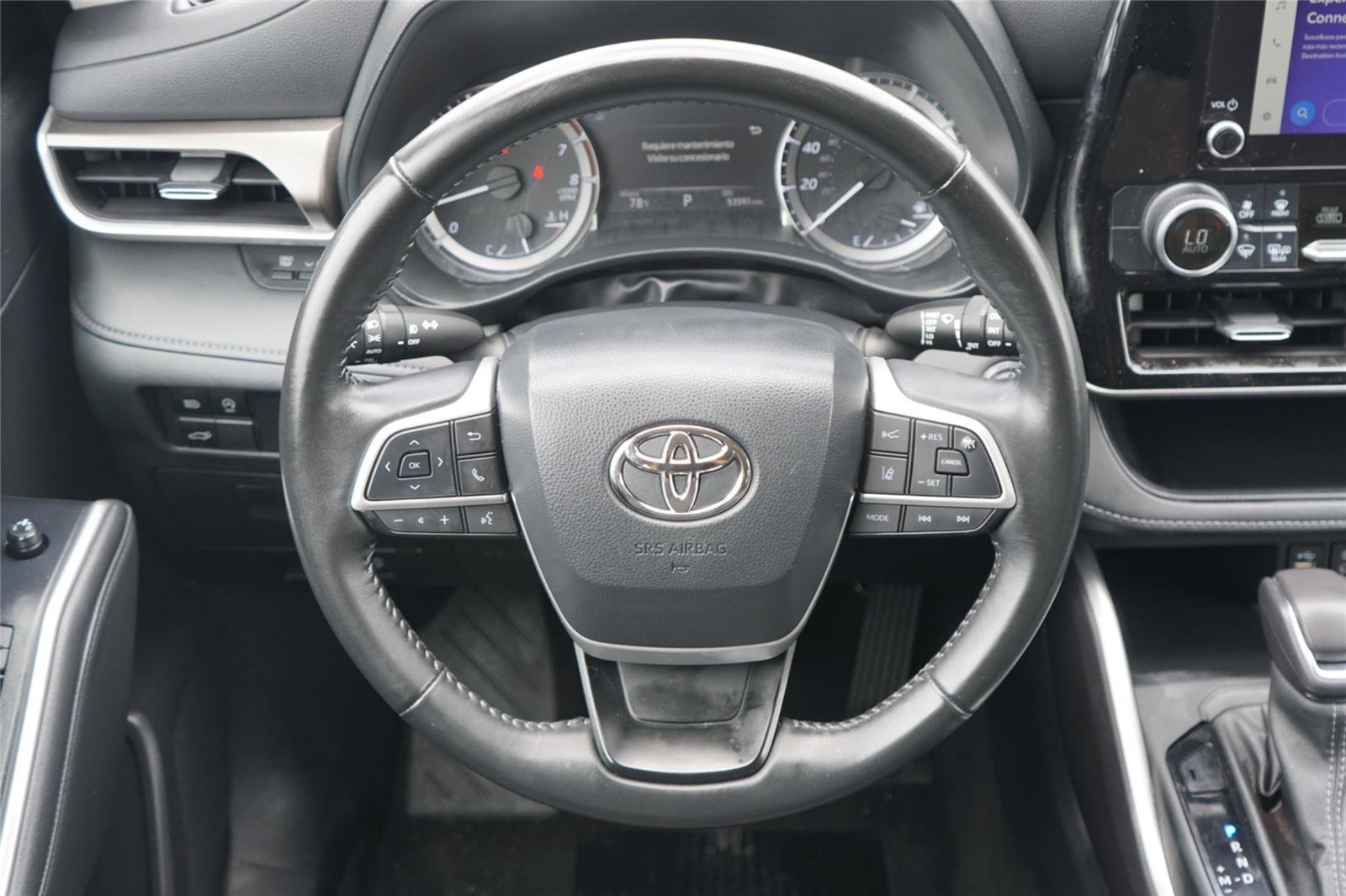 Used 2023 Toyota Highlander LE AWD/4WD image 26
