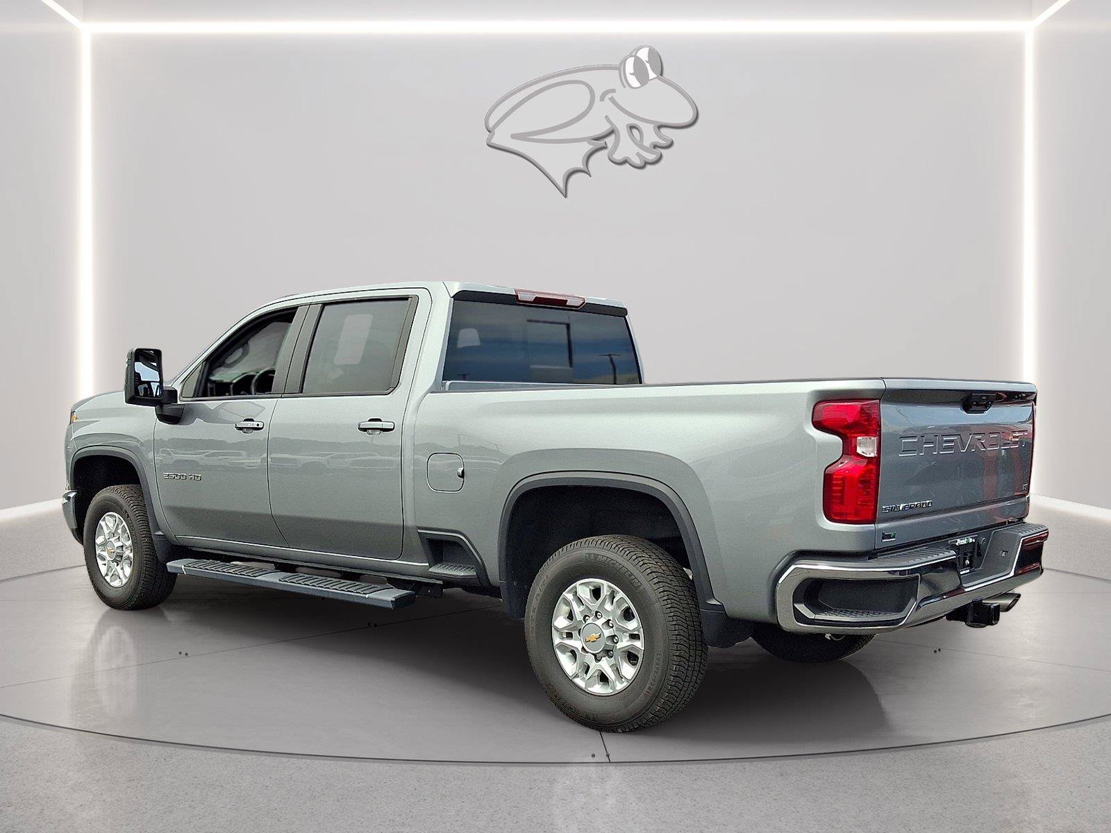 Used 2024 Chevrolet Silverado 2500 LT w/ Convenience Package AWD/4WD image 3