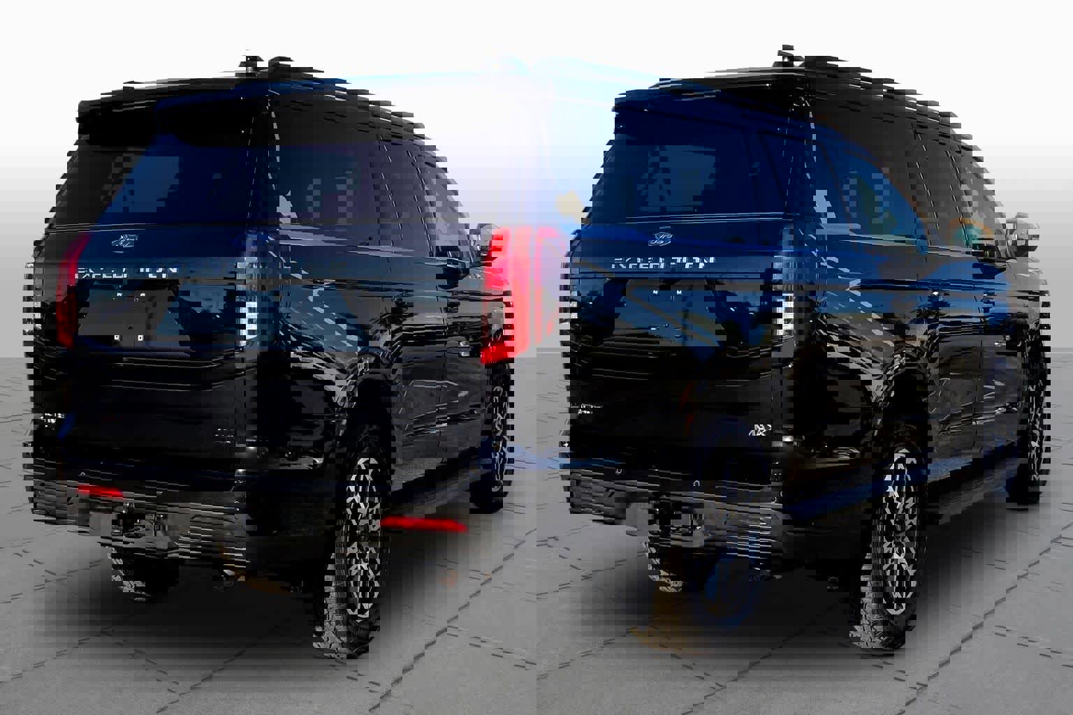 Certified 2025 Ford Expedition Max Active AWD/4WD image 4