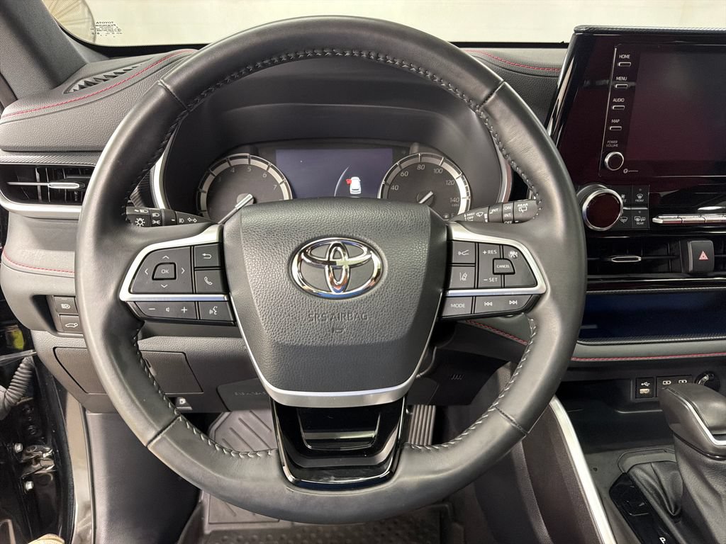 Used 2022 Toyota Highlander XSE FWD image 20