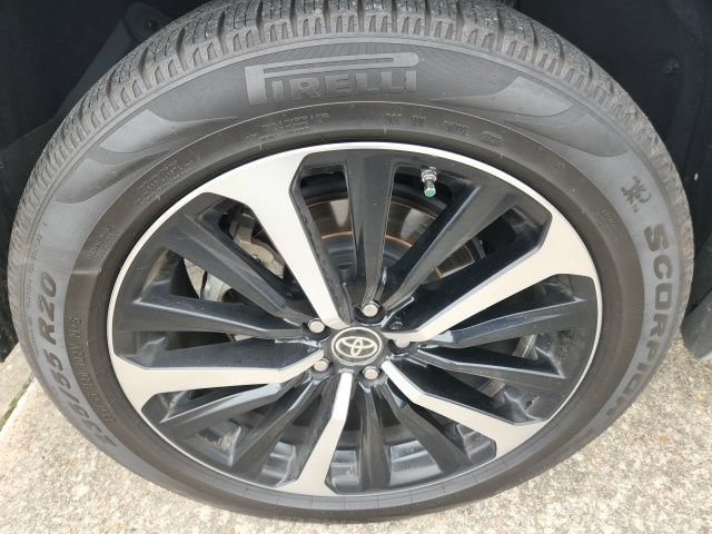 Used 2022 Toyota Highlander XSE FWD image 15