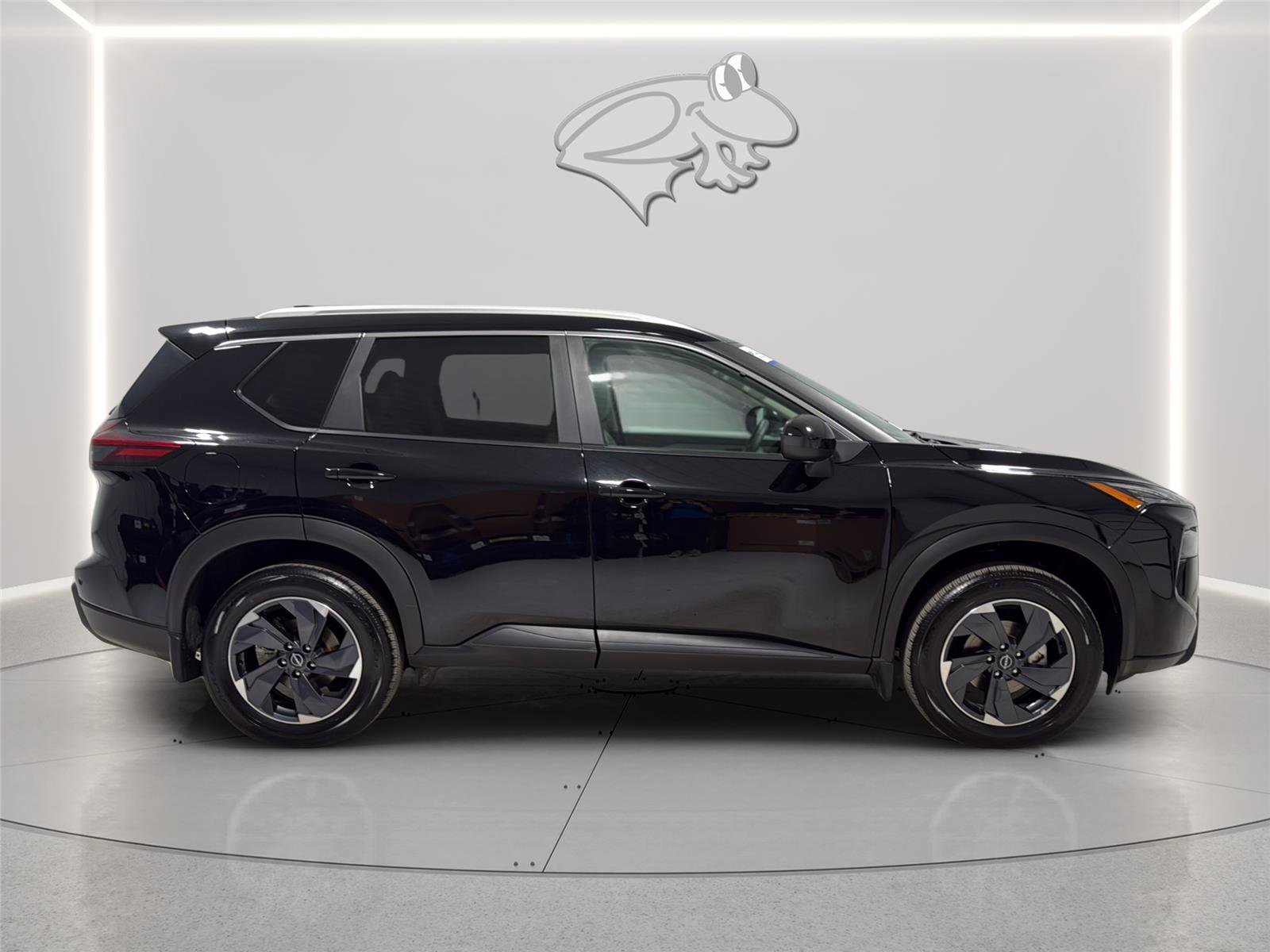 Used 2024 Nissan Rogue SV w/ SV Premium Package FWD image 6