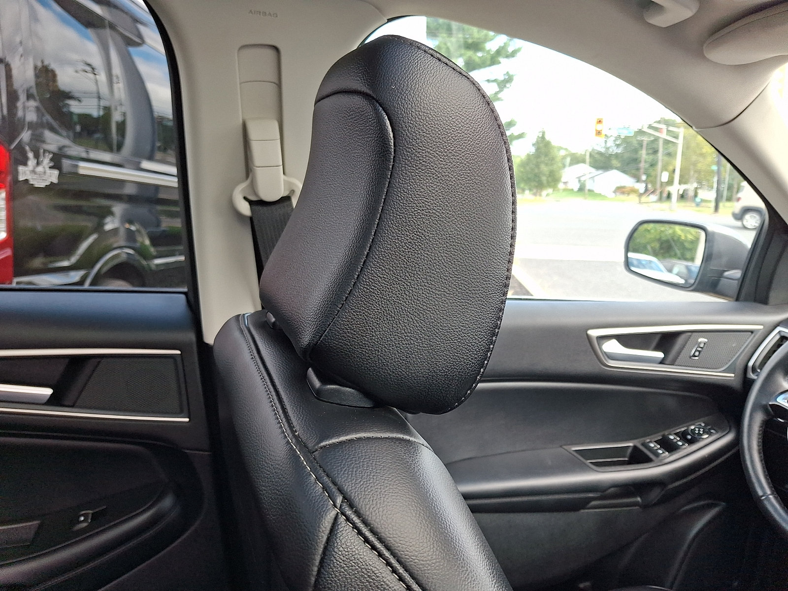 Certified 2024 Ford Edge SEL w/ Convenience Package AWD/4WD image 13