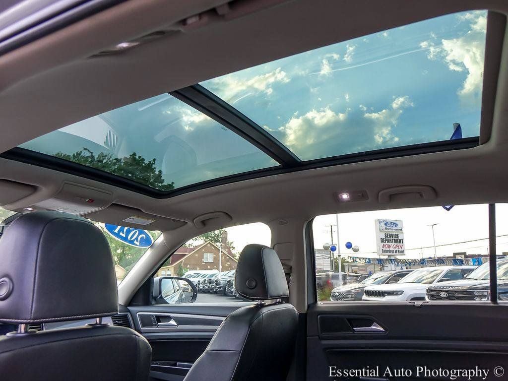 Used 2021 Volkswagen Atlas SE w/ Panoramic Sunroof Package AWD/4WD image 13