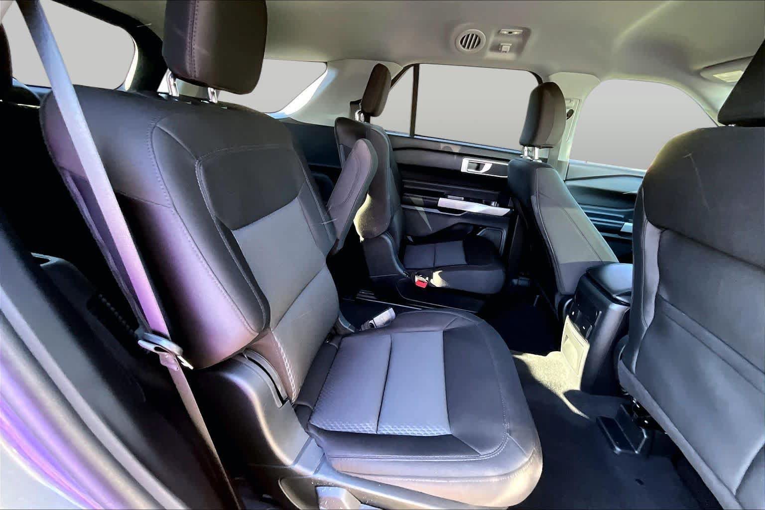 Certified 2023 Ford Explorer XLT RWD image 20