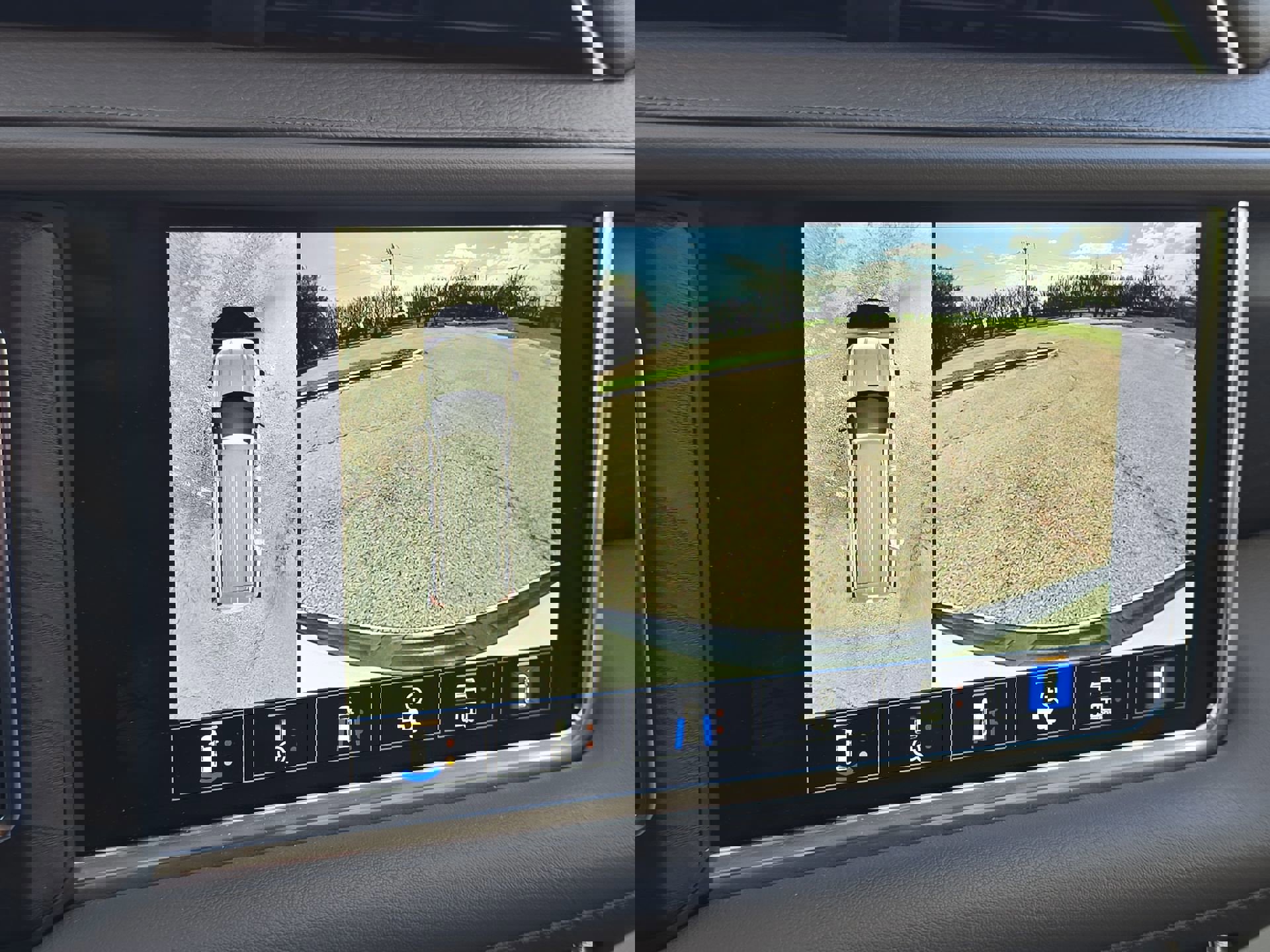 Used 2022 GMC Yukon Denali image 17