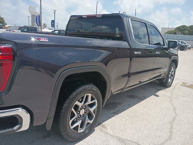Used 2023 GMC Sierra 1500 SLT AWD/4WD image 10