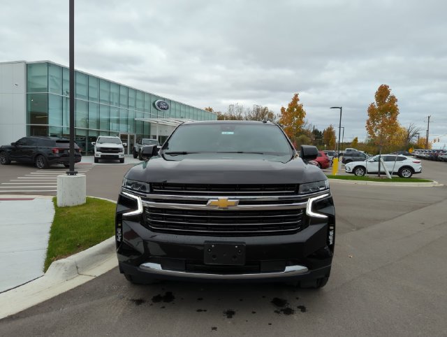 Used 2024 Chevrolet Suburban LT AWD/4WD image 8