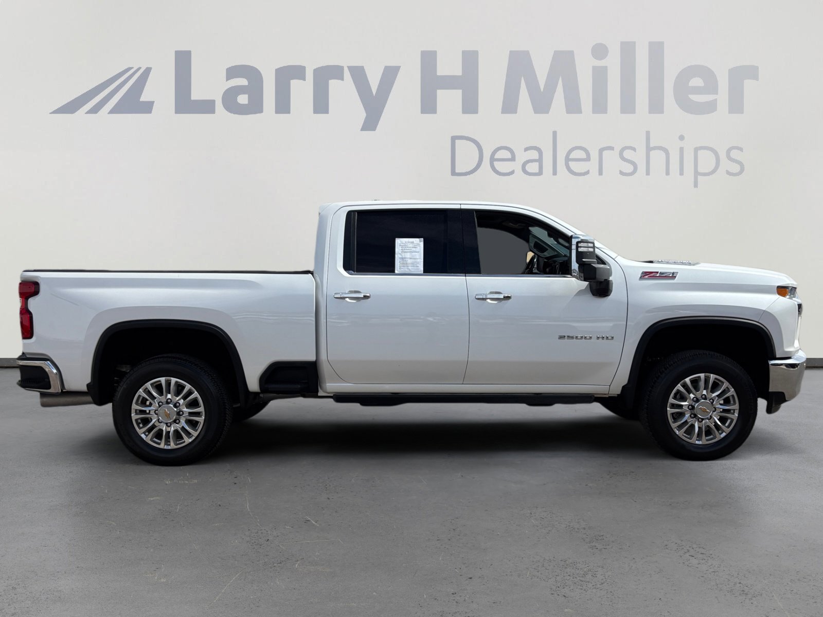 Used 2021 Chevrolet Silverado 2500 LTZ w/ LTZ Premium Package image 6