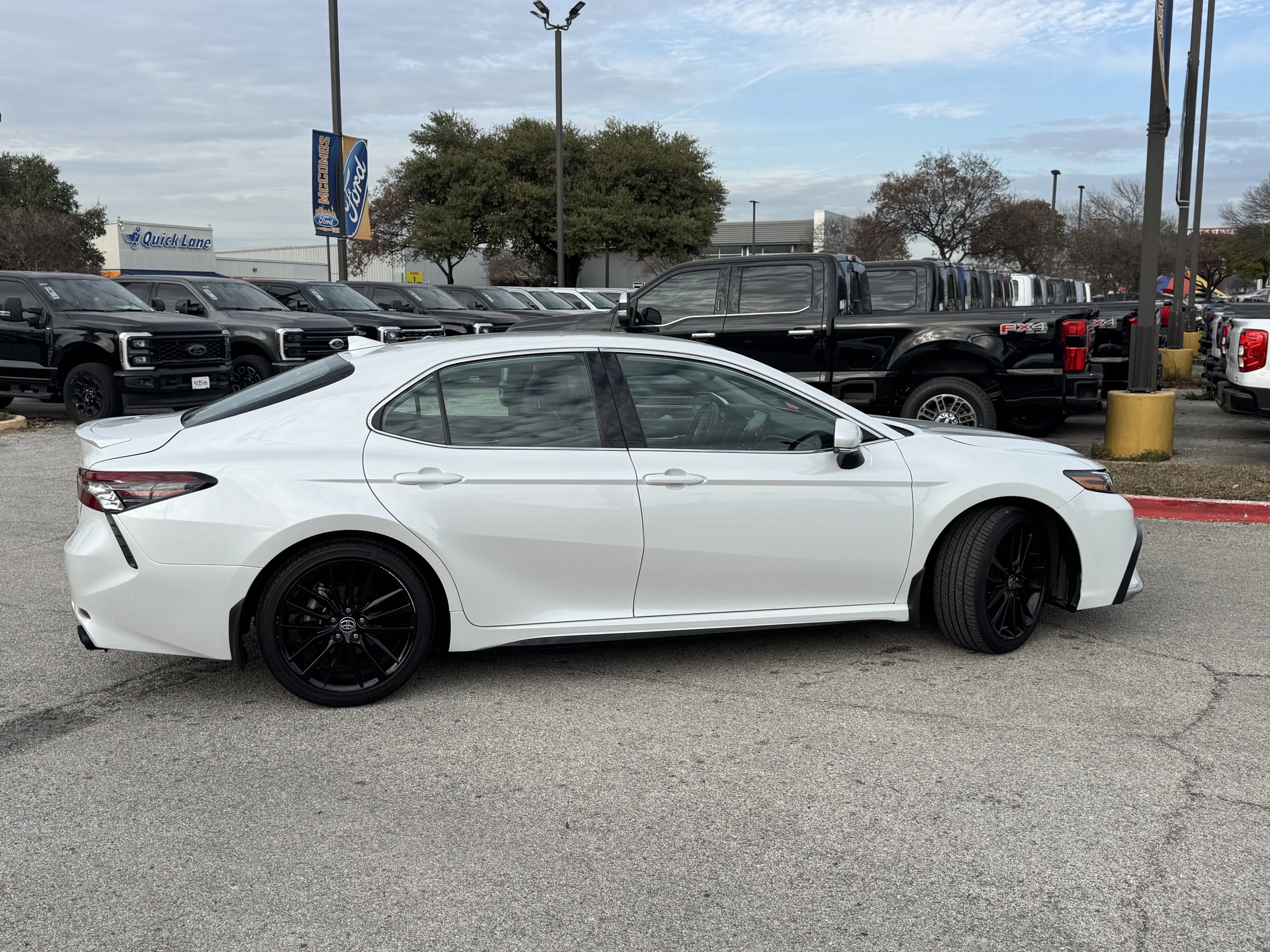 Used 2024 Toyota Camry XSE image 3
