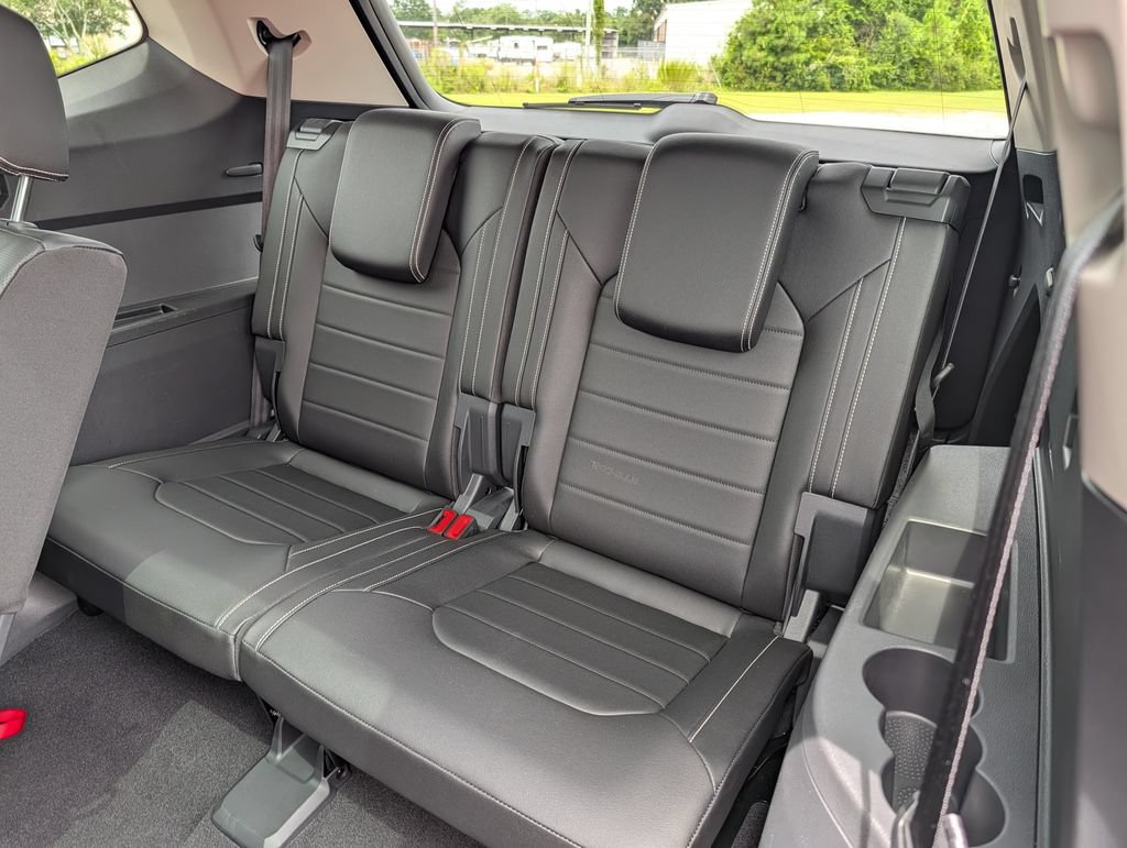 Used 2025 Volkswagen Atlas SEL AWD/4WD image 25