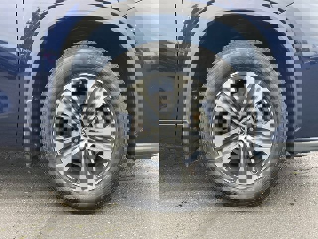 Used 2020 Toyota Highlander XLE image 11