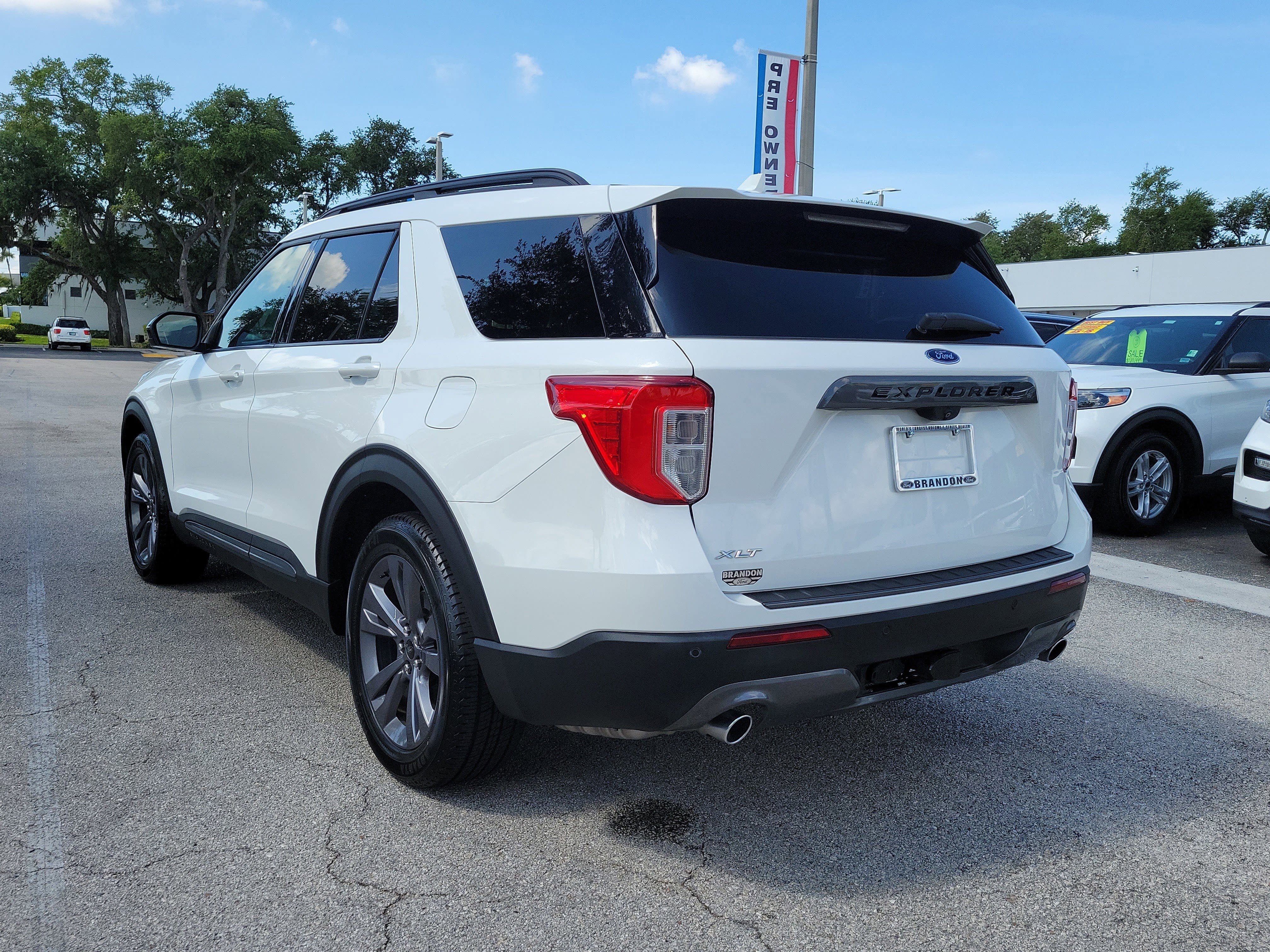 Certified 2022 Ford Explorer XLT w/ Equipment Group 202A RWD image 7
