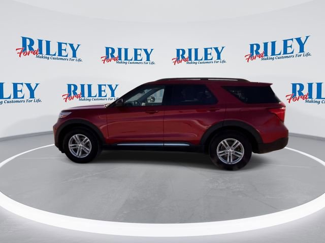 Certified 2021 Ford Explorer XLT w/ Equipment Group 202A image 3