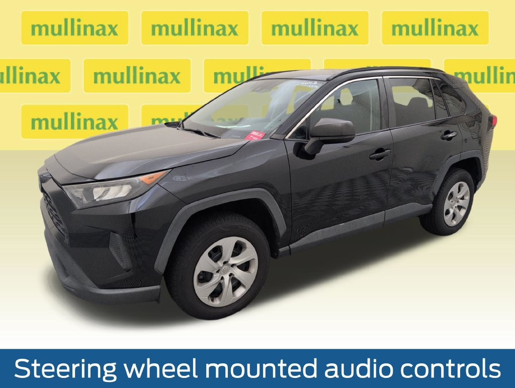 Used 2020 Toyota RAV4 LE FWD image 11